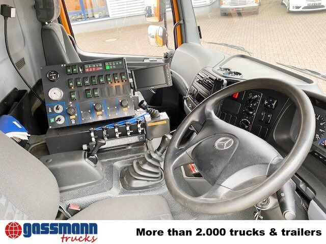 Mercedes-Benz Atego 1324 4x2, Kehrmaschine Explorer 8 - Ielu tīrīšanas mašīna: foto 2 Mercedes-Benz Atego 1324 4x2, Kehrmaschine Explorer 8 - Ielu tīrīšanas mašīna: foto 2