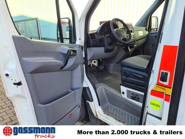Mercedes-Benz Sprinter 316 KA 4x2, Rettungswagen - Kravas mikroautobuss: foto 4 Mercedes-Benz Sprinter 316 KA 4x2, Rettungswagen - Kravas mikroautobuss: foto 4