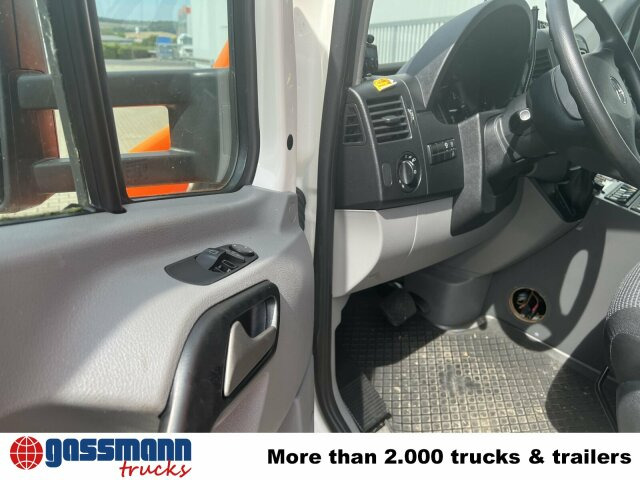 Mercedes-Benz Sprinter 516 CDI 4x2, Rettungswagen, Bi-Xenon - Kravas mikroautobuss: foto 4 Mercedes-Benz Sprinter 516 CDI 4x2, Rettungswagen, Bi-Xenon - Kravas mikroautobuss: foto 4