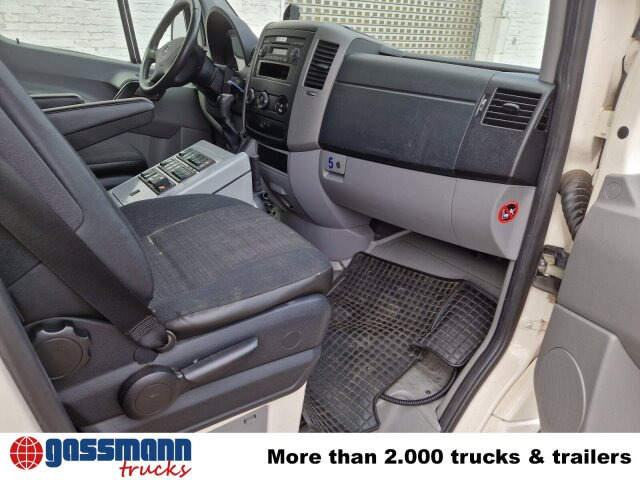Mercedes-Benz Sprinter 516 CDI 4x2, Rettungswagen - Kravas mikroautobuss: foto 4 Mercedes-Benz Sprinter 516 CDI 4x2, Rettungswagen - Kravas mikroautobuss: foto 4