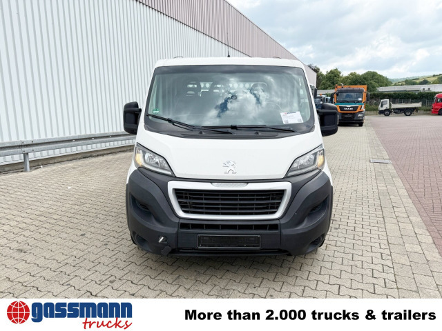 Automašīna ar kravas platformu, Kravas-pasažieru furgons Peugeot Boxer 4x2 Doka: foto 8