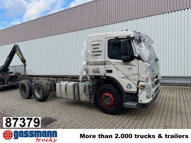 Volvo FM 380 6x4 R mit Brandschaden - Kravas automašīna pašizgāzējs: foto 1 Volvo FM 380 6x4 R mit Brandschaden - Kravas automašīna pašizgāzējs: foto 1