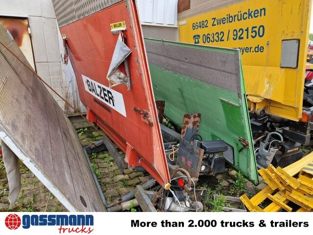 Diverse Ladebordwände 1-2to, demontiert, - Kravas lifts: foto 3 Diverse Ladebordwände 1-2to, demontiert, - Kravas lifts: foto 3