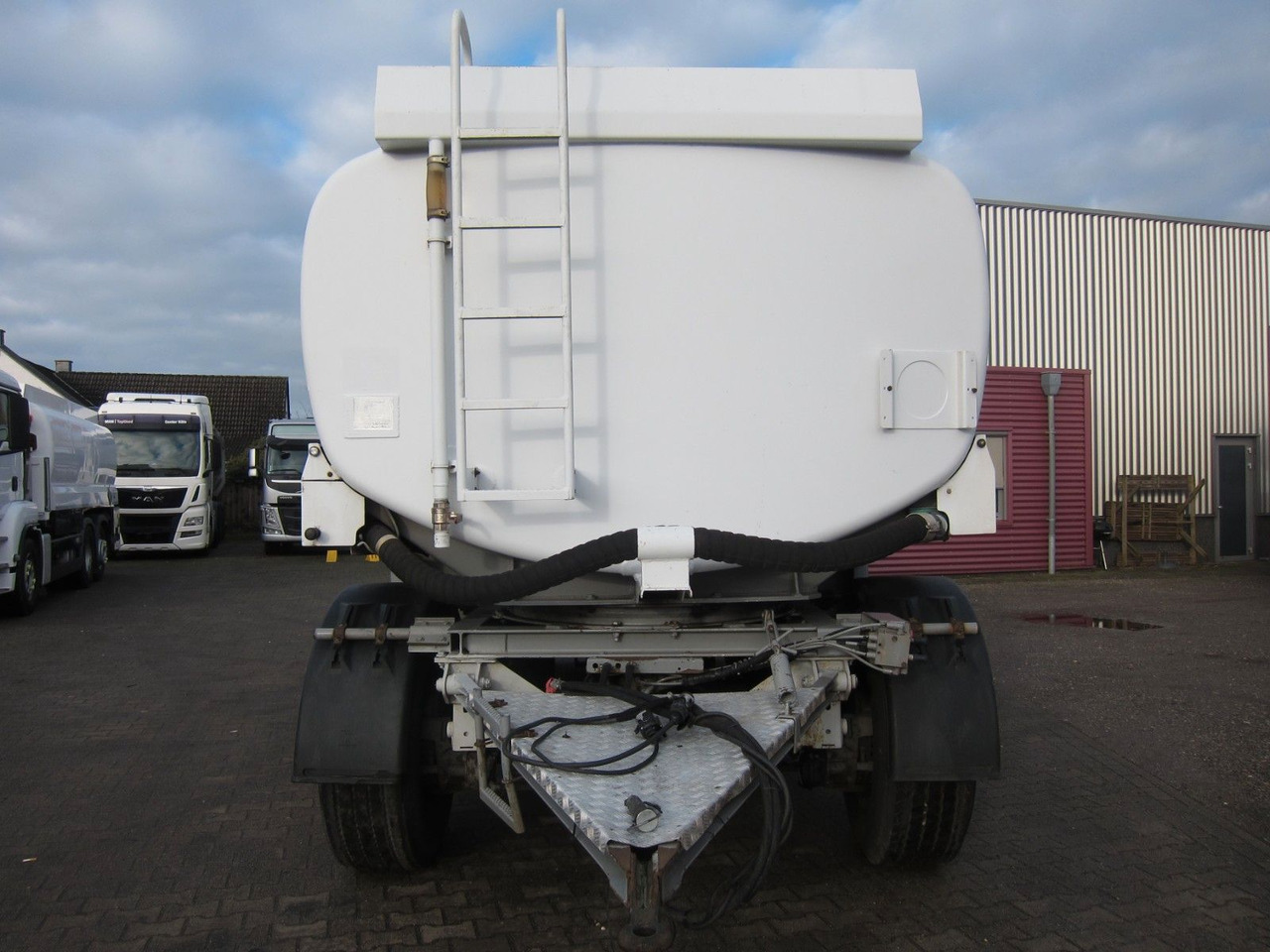 Lindner & Fischer 18400ltr 3 Kammern Oben-Unten - Piekabe cisterna: foto 2 Lindner & Fischer 18400ltr 3 Kammern Oben-Unten - Piekabe cisterna: foto 2