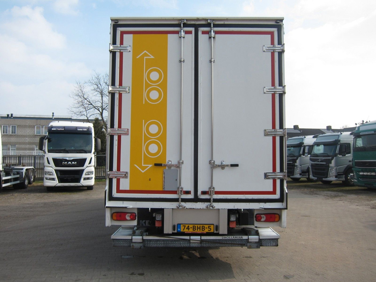 Renault D16-240 Schiebeplane Türen Faltbare LBW E6 Top! - Kravas automašīna ar tentu: foto 4 Renault D16-240 Schiebeplane Türen Faltbare LBW E6 Top! - Kravas automašīna ar tentu: foto 4