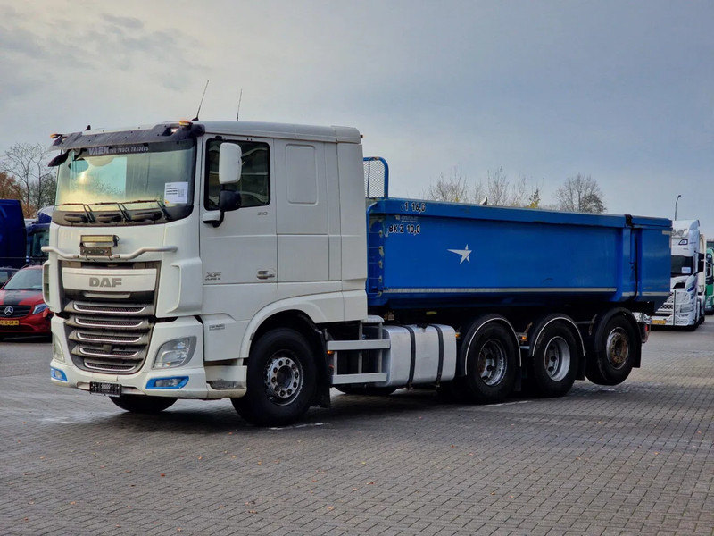 DAF XF 510 Ginaf 8x4*4 - Tipper - Euro 6 - Steering axle - Steel front suspension - Kravas automašīna pašizgāzējs: foto 4 DAF XF 510 Ginaf 8x4*4 - Tipper - Euro 6 - Steering axle - Steel front suspension - Kravas automašīna pašizgāzējs: foto 4