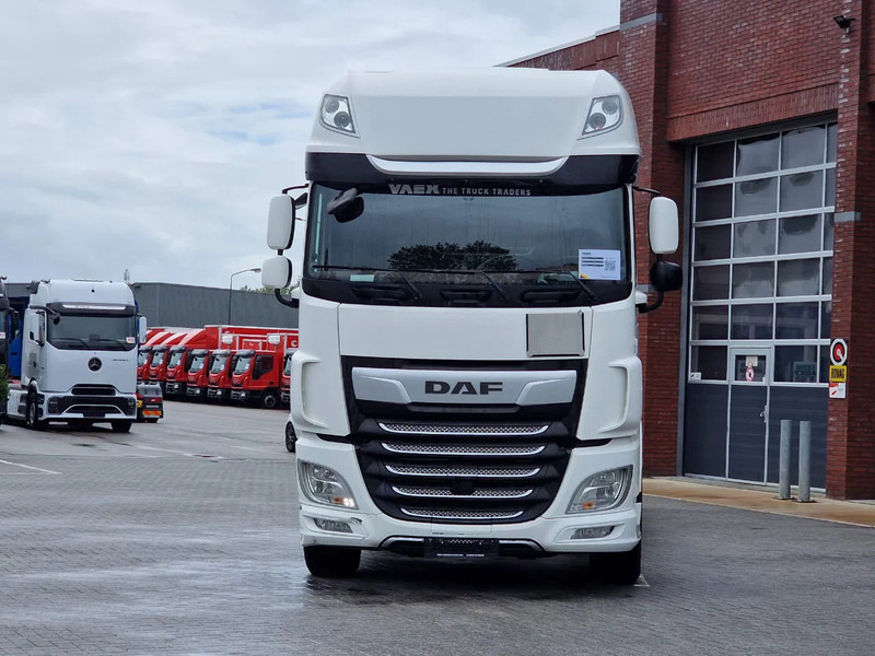 DAF XF 530 SuperSpaceCab 6x2*4 - Chassis 740 cm - Loadlift - Steering axle - Leather - - Šasija kravas automašīna: foto 2 DAF XF 530 SuperSpaceCab 6x2*4 - Chassis 740 cm - Loadlift - Steering axle - Leather - - Šasija kravas automašīna: foto 2