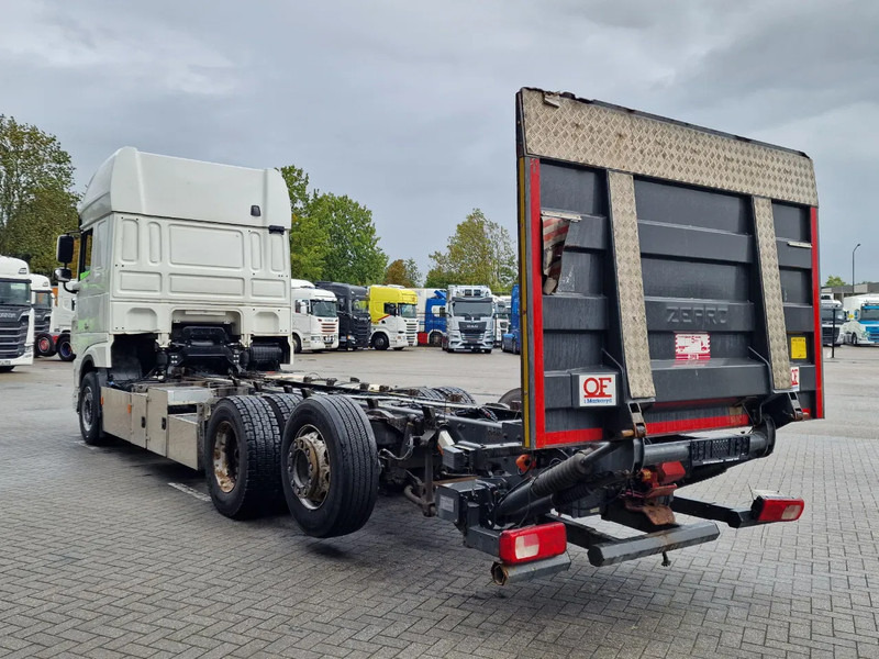 DAF XF 530 SuperSpaceCab 6x2*4 - Chassis 740 cm - Loadlift - Steering axle - Leather - - Šasija kravas automašīna: foto 5 DAF XF 530 SuperSpaceCab 6x2*4 - Chassis 740 cm - Loadlift - Steering axle - Leather - - Šasija kravas automašīna: foto 5