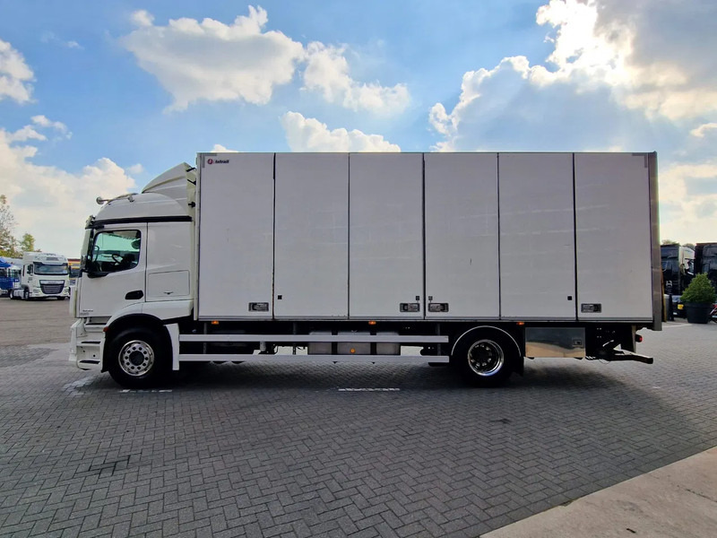 Mercedes-Benz Actros 1833 4x2 - Box with sidedoors - Loadlift - Sleeper cab - Full air - 5.80WB - Kravas automašīna ar slēgto virsbūvi: foto 5 Mercedes-Benz Actros 1833 4x2 - Box with sidedoors - Loadlift - Sleeper cab - Full air - 5.80WB - Kravas automašīna ar slēgto virsbūvi: foto 5