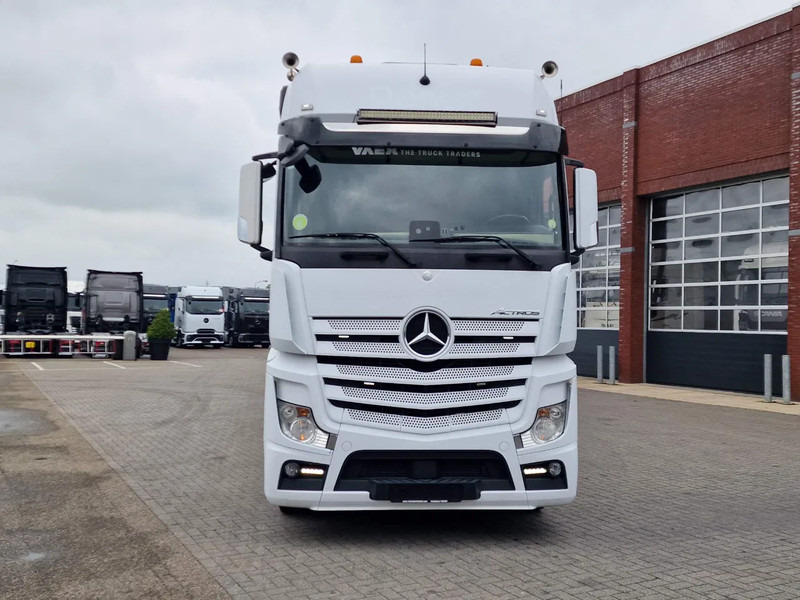 Mercedes-Benz Actros 1942 4x2 - Box with Loadlift - Full air + Pacton Trailer Loadlift - Heating system - Kravas automašīna ar slēgto virsbūvi: foto 2 Mercedes-Benz Actros 1942 4x2 - Box with Loadlift - Full air + Pacton Trailer Loadlift - Heating system - Kravas automašīna ar slēgto virsbūvi: foto 2