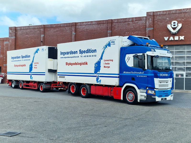 Scania R500 NGS B6X2NB / Trailer-Bygg 12-2004 / Frigobox Sidedoors / Rohrbahen / hooks - Kravas automašīna refrižerators: foto 1 Scania R500 NGS B6X2NB / Trailer-Bygg 12-2004 / Frigobox Sidedoors / Rohrbahen / hooks - Kravas automašīna refrižerators: foto 1