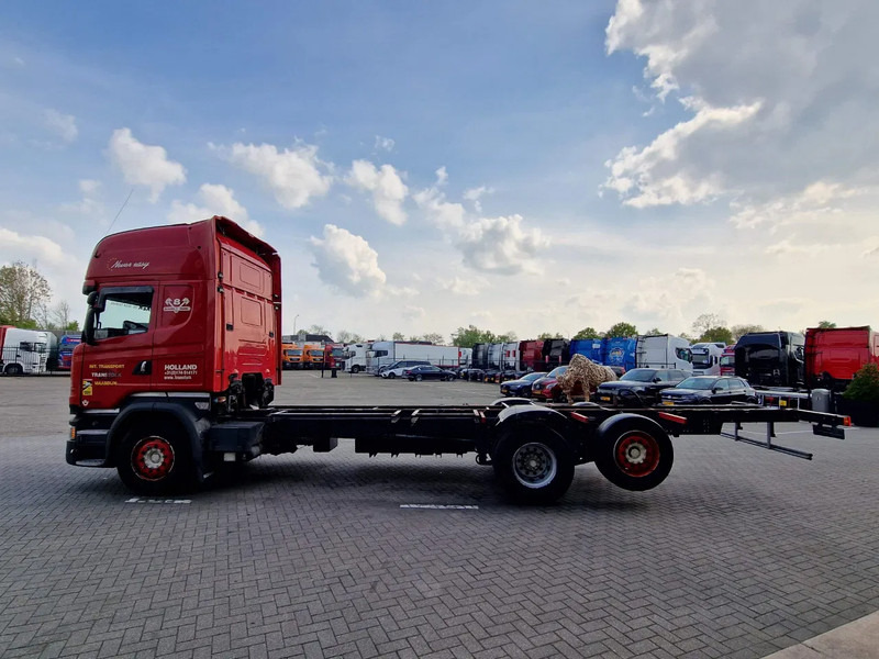 Scania R730 Topline 6x2*4 - Retarder - King of the Road - Night clima - Steering axle - Leather - Šasija kravas automašīna: foto 4 Scania R730 Topline 6x2*4 - Retarder - King of the Road - Night clima - Steering axle - Leather - Šasija kravas automašīna: foto 4