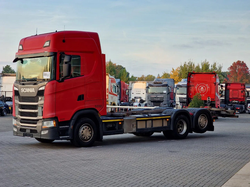 Scania S500 NGS Highline 6x2 - BDF - Full air - Navi - Retarder - Konteineru vedējs/ Kravas automašīna ar noņemamā virsbūve: foto 3 Scania S500 NGS Highline 6x2 - BDF - Full air - Navi - Retarder - Konteineru vedējs/ Kravas automašīna ar noņemamā virsbūve: foto 3