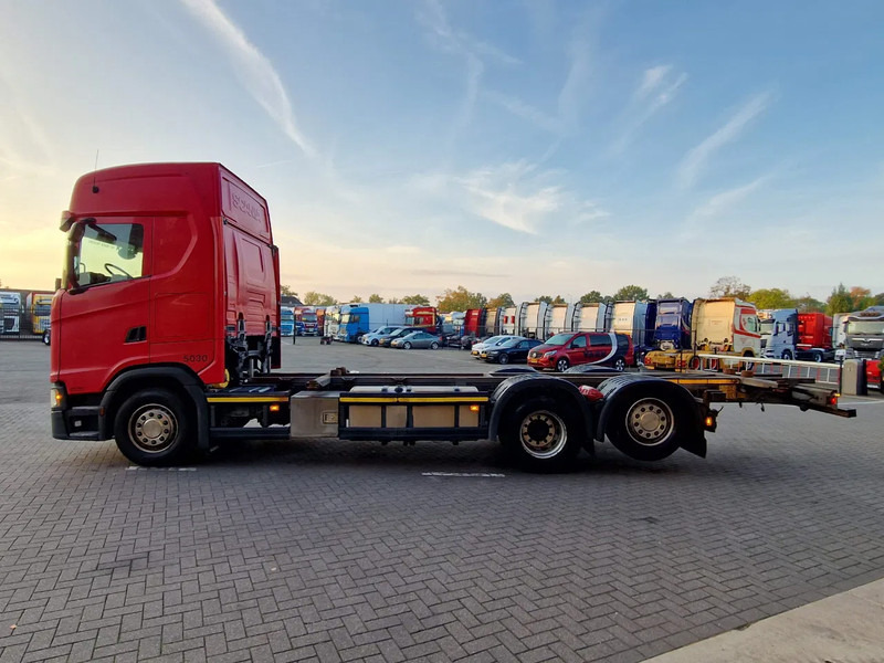 Scania S500 NGS Highline 6x2 - BDF - Full air - Navi - Retarder - Konteineru vedējs/ Kravas automašīna ar noņemamā virsbūve: foto 4 Scania S500 NGS Highline 6x2 - BDF - Full air - Navi - Retarder - Konteineru vedējs/ Kravas automašīna ar noņemamā virsbūve: foto 4