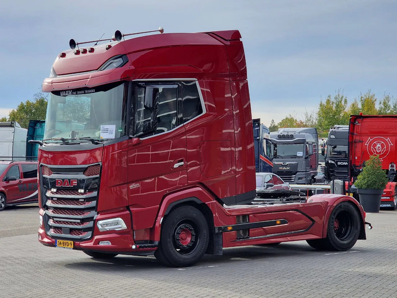 DAF XG+ 530 4x2 - Full spec - New engine - Full air - Leather interior - 2x tank - - Vilcējs: foto 3 DAF XG+ 530 4x2 - Full spec - New engine - Full air - Leather interior - 2x tank - - Vilcējs: foto 3