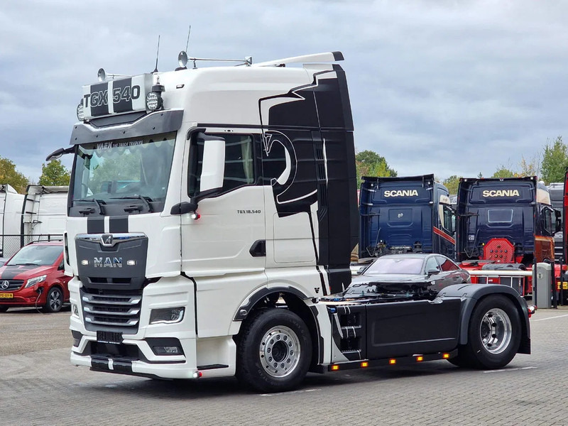 MAN TGX 18.540 GX - New - Retarder - Night clima - Alcoa - Show truck - Lightbar - - Vilcējs: foto 3 MAN TGX 18.540 GX - New - Retarder - Night clima - Alcoa - Show truck - Lightbar - - Vilcējs: foto 3