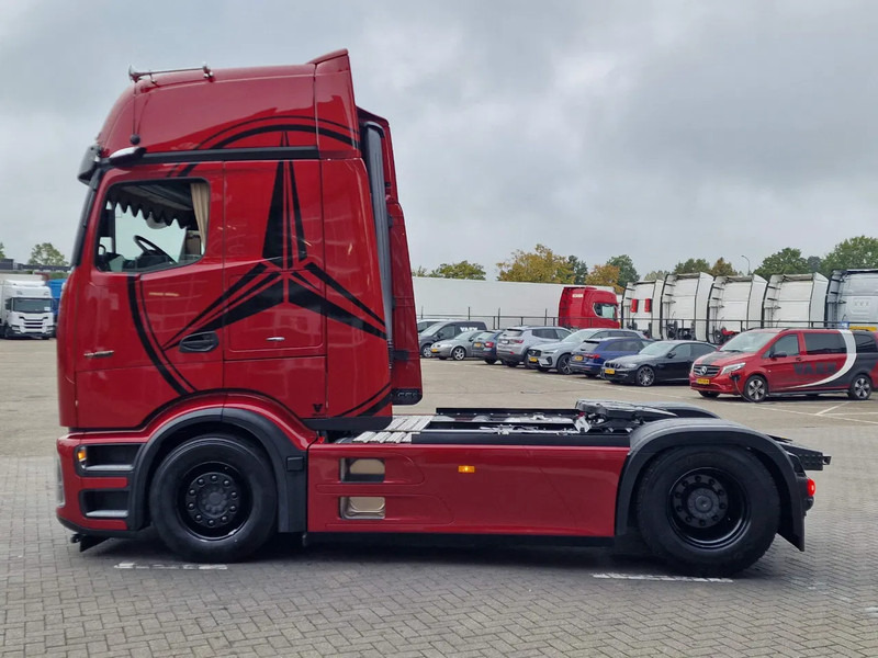 Mercedes-Benz Actros 1863 Pro Cab, Full Air, Retarder, Giga space, Style line, NEW, "Buffl interior" - Vilcējs: foto 4 Mercedes-Benz Actros 1863 Pro Cab, Full Air, Retarder, Giga space, Style line, NEW, "Buffl interior" - Vilcējs: foto 4