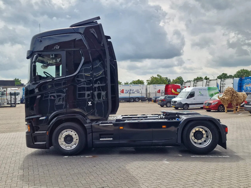 Scania 500S NGS Highline 4x2 - New - Full spec - Retarder - Night clima - Full air - Leather - Vilcējs: foto 4 Scania 500S NGS Highline 4x2 - New - Full spec - Retarder - Night clima - Full air - Leather - Vilcējs: foto 4