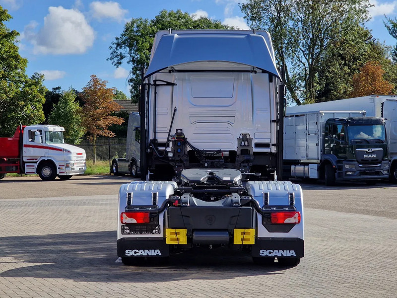 Jaunā Vilcējs Scania 660S V8 NGS Highline 6x2/4 - New - Full spec - Retarder - Night clima - Led - Leather - Navi: foto 6