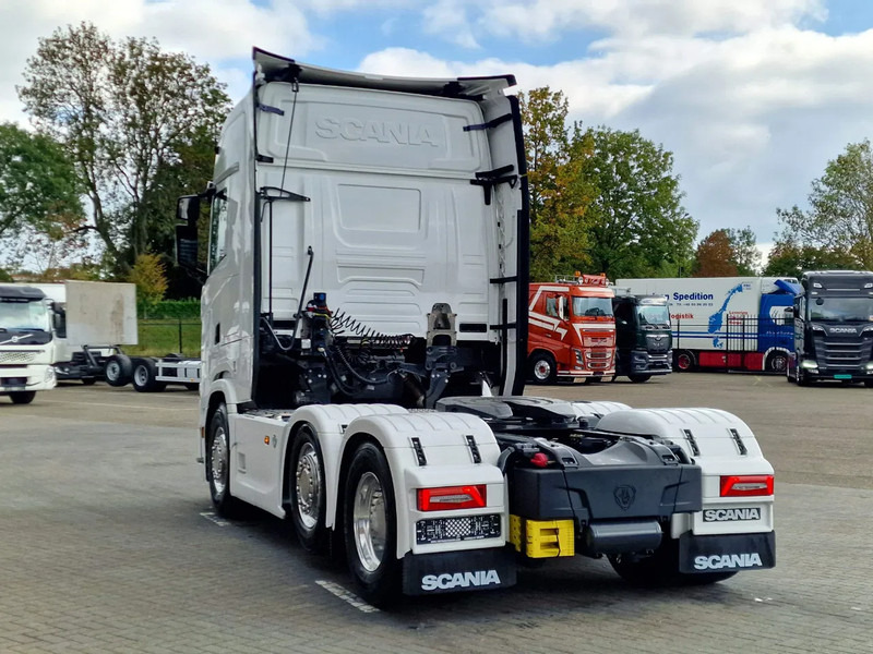 Scania 770S V8 NGS Highline 6x2/4 - New - Old dashboard - Full spec - Retarder - Night clima - Led - Leather - Navi - Vilcējs: foto 5 Scania 770S V8 NGS Highline 6x2/4 - New - Old dashboard - Full spec - Retarder - Night clima - Led - Leather - Navi - Vilcējs: foto 5