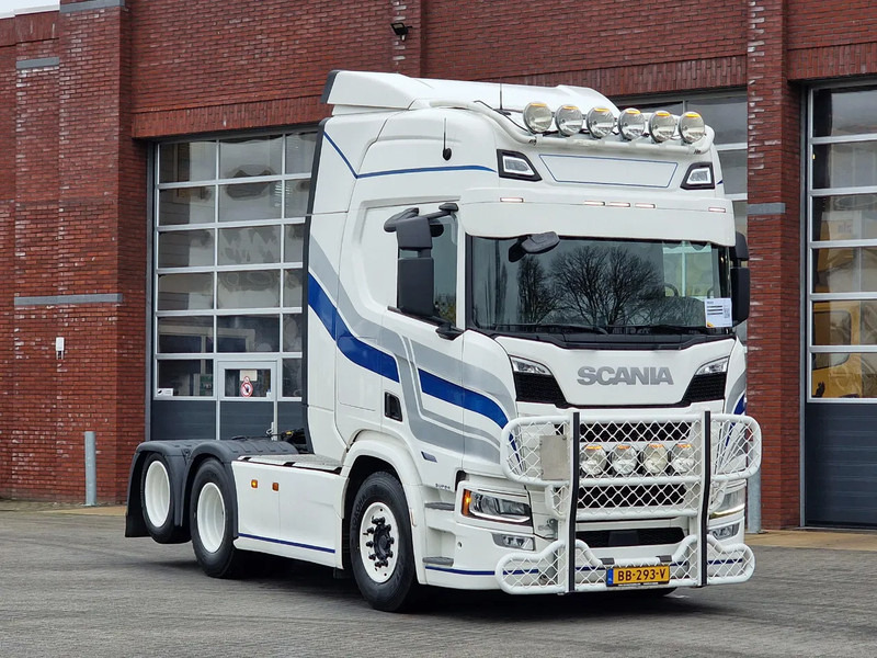 Scania R560 Highline 6x2 - BUFFL - Retarder - Full air - 3.15 WB - Leather - Vilcējs: foto 1 Scania R560 Highline 6x2 - BUFFL - Retarder - Full air - 3.15 WB - Leather - Vilcējs: foto 1
