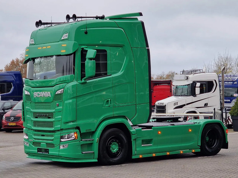 Scania S460 Highline 4x2 - NEW - Full spec - Custom exterior - Full air - Retarder - Show truck - Vilcējs: foto 4 Scania S460 Highline 4x2 - NEW - Full spec - Custom exterior - Full air - Retarder - Show truck - Vilcējs: foto 4