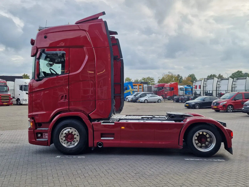 Scania S500 NGS Highline 4x2 - Retarder - Night clima - Full air - Custom interior - Full spoiler - 2 tank - Vilcējs: foto 4 Scania S500 NGS Highline 4x2 - Retarder - Night clima - Full air - Custom interior - Full spoiler - 2 tank - Vilcējs: foto 4