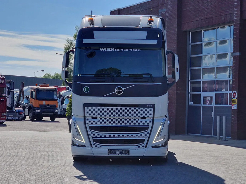 Volvo FH 13.500 Globetrotter XL 4x2 - NEW - Full spec - I parkcool - Full air - - Vilcējs: foto 2 Volvo FH 13.500 Globetrotter XL 4x2 - NEW - Full spec - I parkcool - Full air - - Vilcējs: foto 2