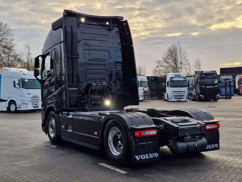 Volvo FH 13.500 Globetrotter XL 4x2 - NEW - Full spec - I parkcool - Full air - - Vilcējs: foto 4 Volvo FH 13.500 Globetrotter XL 4x2 - NEW - Full spec - I parkcool - Full air - - Vilcējs: foto 4
