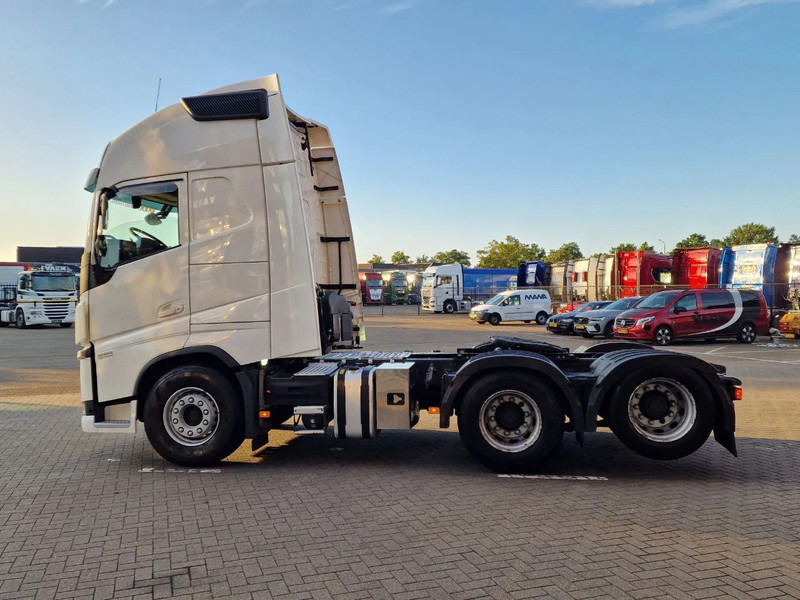 Volvo FH 13.500 Globetrotter XL 6x2 - Full air - 3.20 WB - MA VIN - Low KM - Leather - Vilcējs: foto 4 Volvo FH 13.500 Globetrotter XL 6x2 - Full air - 3.20 WB - MA VIN - Low KM - Leather - Vilcējs: foto 4