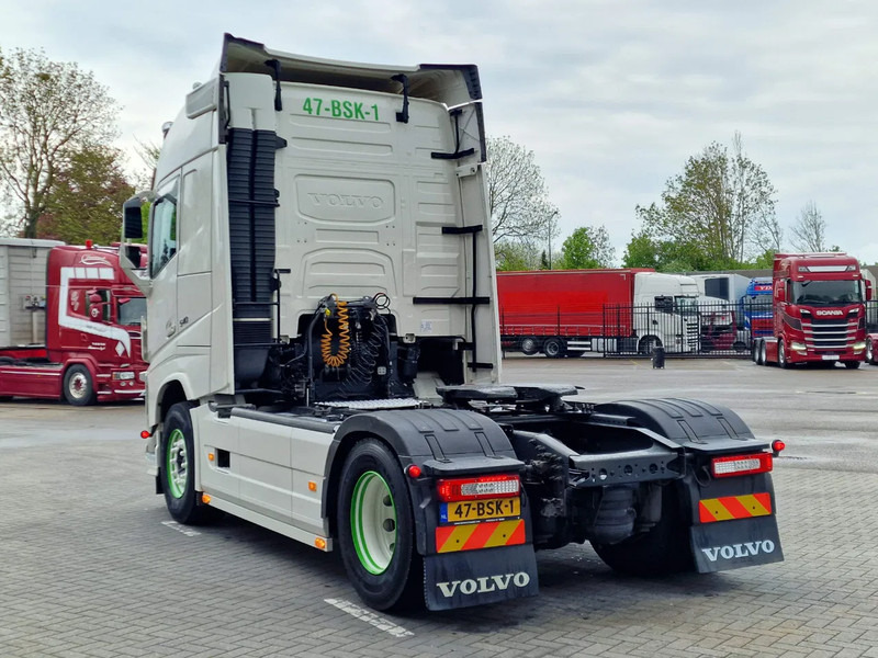 Volvo FH 13.540 Globetrotter 4x2 - Custom exterior - I parkcool - Navi - APK/TUV: 27-02-2026 - Vilcējs: foto 5 Volvo FH 13.540 Globetrotter 4x2 - Custom exterior - I parkcool - Navi - APK/TUV: 27-02-2026 - Vilcējs: foto 5