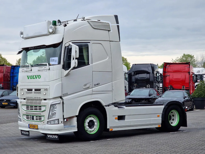 Volvo FH 13.540 Globetrotter 4x2 - Custom exterior - I parkcool - Navi - APK/TUV: 27-02-2026 - Vilcējs: foto 3 Volvo FH 13.540 Globetrotter 4x2 - Custom exterior - I parkcool - Navi - APK/TUV: 27-02-2026 - Vilcējs: foto 3