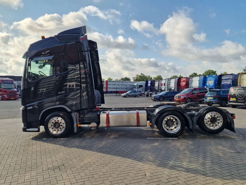 Volvo FH 13.540 Globetrotter 6x2 - Full air - VEB+ - Led - Vilcējs: foto 4 Volvo FH 13.540 Globetrotter 6x2 - Full air - VEB+ - Led - Vilcējs: foto 4