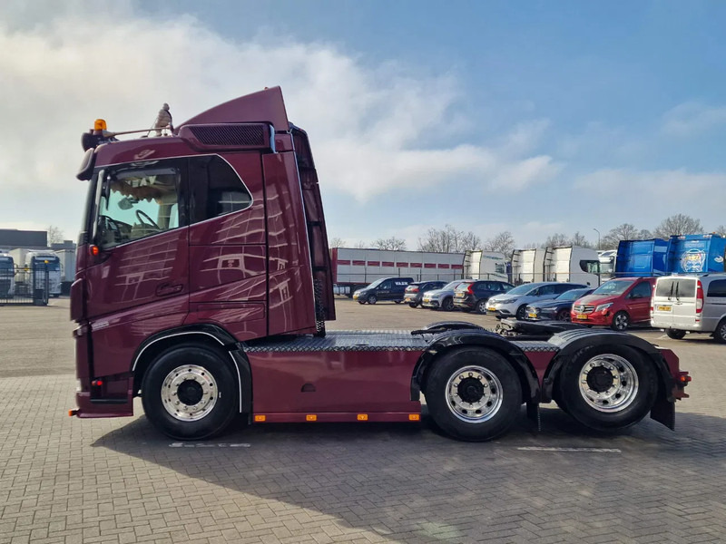 Volvo FH 13.540 Lowroof 6x2 - Show truck - Custom interior - Full air suspension - I parkcool - VEB+ - Vilcējs: foto 4 Volvo FH 13.540 Lowroof 6x2 - Show truck - Custom interior - Full air suspension - I parkcool - VEB+ - Vilcējs: foto 4