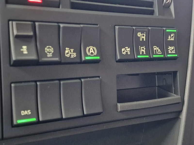 Jaunā Vilcējs Volvo FH 16 780 Aero Globetrotter XL 4x2 - NEW - Full spec - Retarder - Full air - 2x tank: foto 14