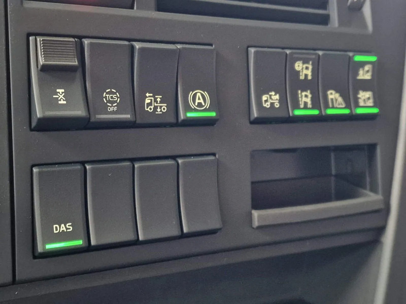 Jaunā Vilcējs Volvo FH 16 780 Aero Globetrotter XL 4x2 - NEW - Full spec - Retarder - Full air - 2x tank: foto 13