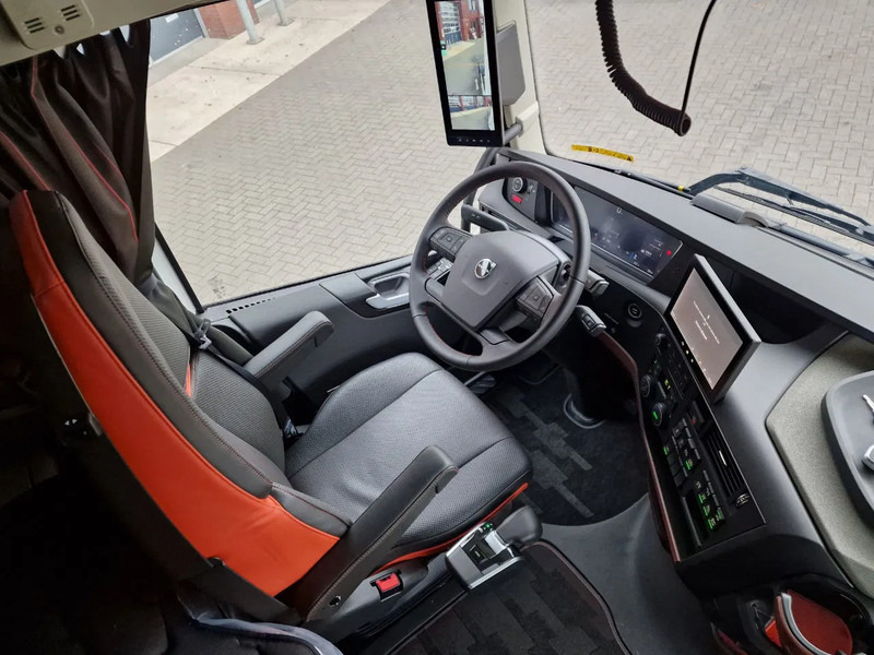 Jaunā Vilcējs Volvo FH 16 780 Aero Globetrotter XL 4x2 - NEW - Full spec - Retarder - Full air - 2x tank: foto 19