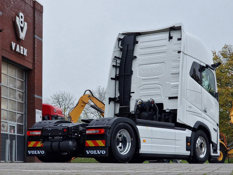 Jaunā Vilcējs Volvo FH 16 780 Aero Globetrotter XL 4x2 - NEW - Full spec - Retarder - Full air - 2x tank: foto 7