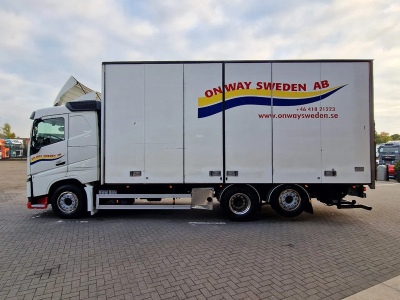 Volvo FH 13.460 lowroof 6x2 - Box with Sidedoors - 480 WB - Full air - Kravas automašīna ar slēgto virsbūvi: foto 5 Volvo FH 13.460 lowroof 6x2 - Box with Sidedoors - 480 WB - Full air - Kravas automašīna ar slēgto virsbūvi: foto 5