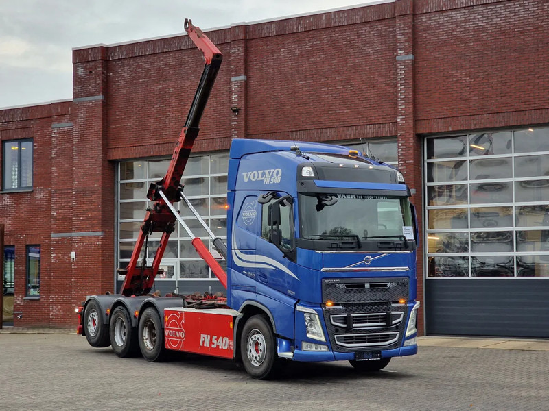 Volvo FH 13.540 Globetrotter 8x4*4 - HIAB Hook 22T - Full air - Work remote - Pacēlājs ar āķi: foto 1 Volvo FH 13.540 Globetrotter 8x4*4 - HIAB Hook 22T - Full air - Work remote - Pacēlājs ar āķi: foto 1