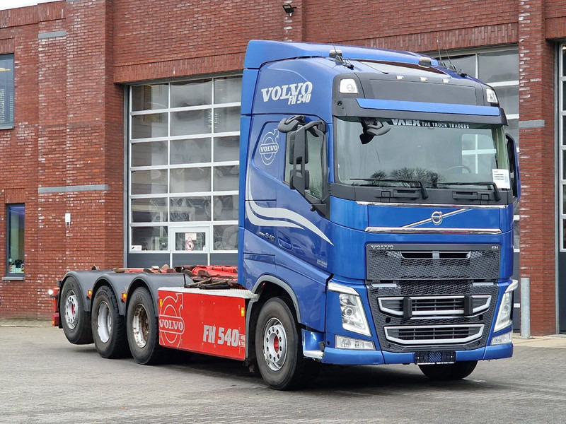 Volvo FH 13.540 Globetrotter 8x4*4 - HIAB Hook 22T - Full air - Work remote - Pacēlājs ar āķi: foto 3 Volvo FH 13.540 Globetrotter 8x4*4 - HIAB Hook 22T - Full air - Work remote - Pacēlājs ar āķi: foto 3