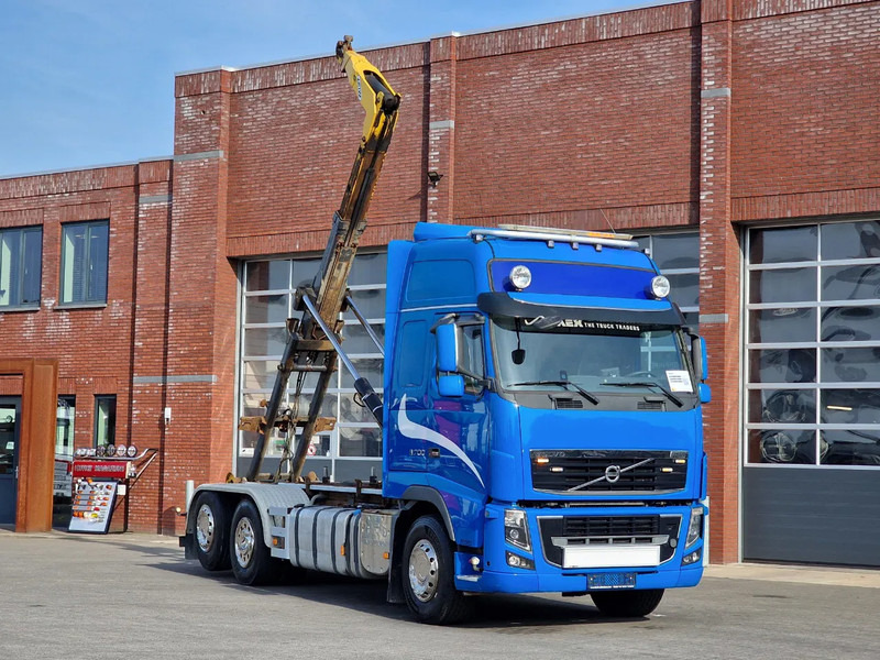 Volvo FH 16.700 Globetrotter 6x2*4 - Palfinger T20 Hook - Retarder - Steering axle - Pacēlājs ar āķi: foto 1 Volvo FH 16.700 Globetrotter 6x2*4 - Palfinger T20 Hook - Retarder - Steering axle - Pacēlājs ar āķi: foto 1