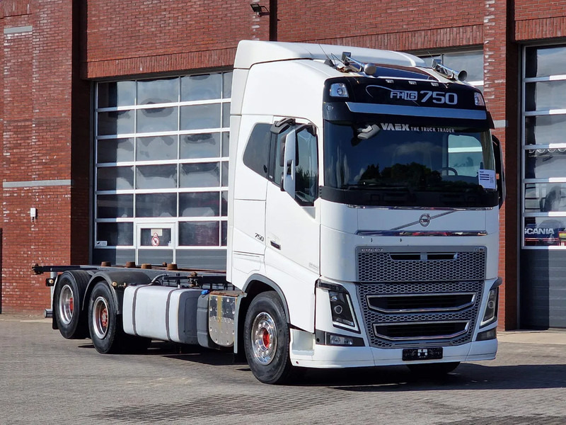Volvo FH 16.750 Globetrotter 6x2 BDF - Retarder - HUB reduction - Euro 5 - 4.90 WB - Konteineru vedējs/ Kravas automašīna ar noņemamā virsbūve: foto 1 Volvo FH 16.750 Globetrotter 6x2 BDF - Retarder - HUB reduction - Euro 5 - 4.90 WB - Konteineru vedējs/ Kravas automašīna ar noņemamā virsbūve: foto 1