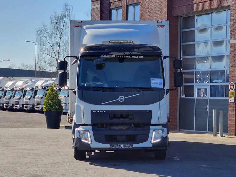 Volvo FL 250 4x2 Box truck, loading lift, 12T - Kravas automašīna ar slēgto virsbūvi: foto 2 Volvo FL 250 4x2 Box truck, loading lift, 12T - Kravas automašīna ar slēgto virsbūvi: foto 2