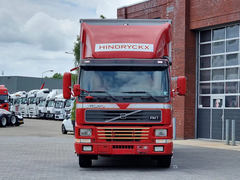 Volvo FM 250 4x- Livestock 2 deck - Lifting floors - Loadlift - Manual gearbox - Kravas automašīna dzīvnieku pārvadāšanai: foto 2 Volvo FM 250 4x- Livestock 2 deck - Lifting floors - Loadlift - Manual gearbox - Kravas automašīna dzīvnieku pārvadāšanai: foto 2