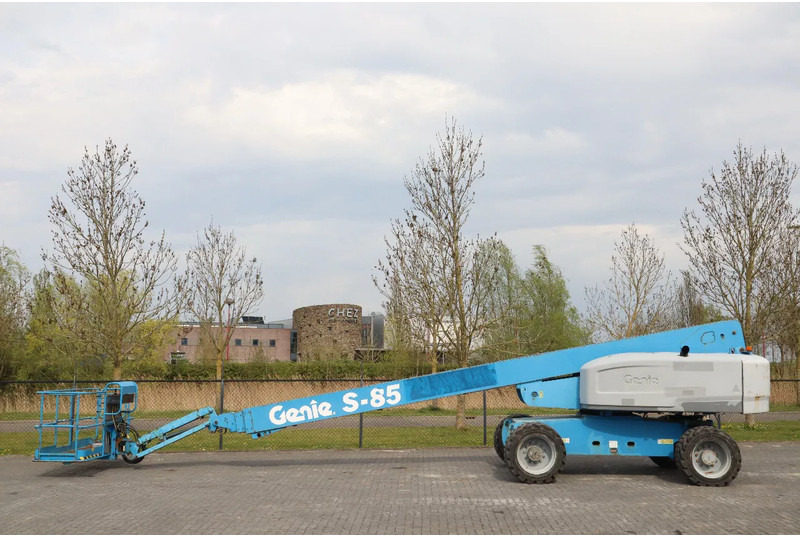 Genie S-85 | 28 METER | 227 KG - Teleskopiskais pacēlājs: foto 1 Genie S-85 | 28 METER | 227 KG - Teleskopiskais pacēlājs: foto 1
