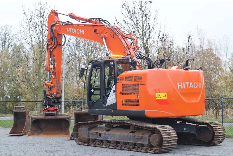 Hitachi ZX225 USRLC-6 | ROTOTILT | 3X BUCKET | TOPCON 3D MC GPS - Kāpurķēžu ekskavators: foto 3 Hitachi ZX225 USRLC-6 | ROTOTILT | 3X BUCKET | TOPCON 3D MC GPS - Kāpurķēžu ekskavators: foto 3
