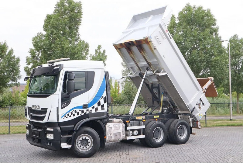 Iveco Stralis X-WAY 570 6X4 FULL STEEL BIG AXLES RETARDER EURO 6 - Kravas automašīna pašizgāzējs: foto 1 Iveco Stralis X-WAY 570 6X4 FULL STEEL BIG AXLES RETARDER EURO 6 - Kravas automašīna pašizgāzējs: foto 1