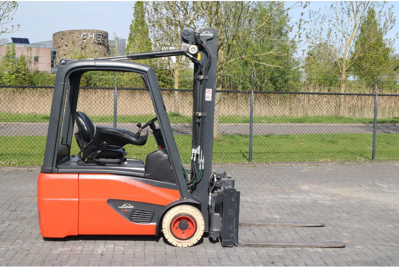 Linde E18 -02 | ROTATOR FORKS | SIDESHIFT - Elektroiekrāvējs: foto 4 Linde E18 -02 | ROTATOR FORKS | SIDESHIFT - Elektroiekrāvējs: foto 4
