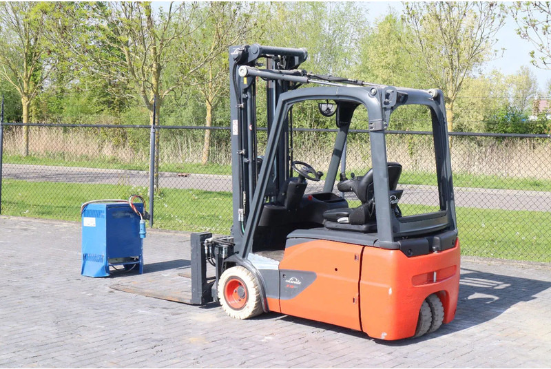 Linde E18 -02 | ROTATOR FORKS | SIDESHIFT - Elektroiekrāvējs: foto 3 Linde E18 -02 | ROTATOR FORKS | SIDESHIFT - Elektroiekrāvējs: foto 3